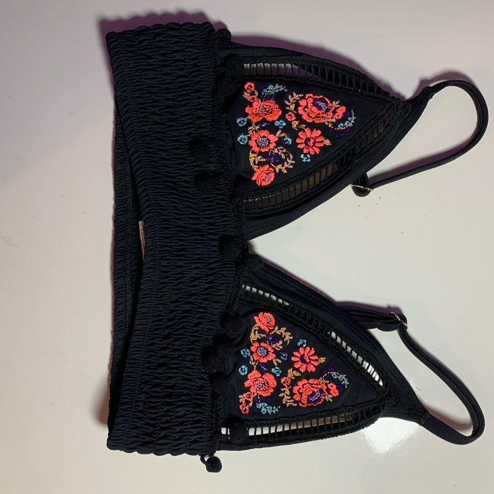 Women’s bikini swimsuit top